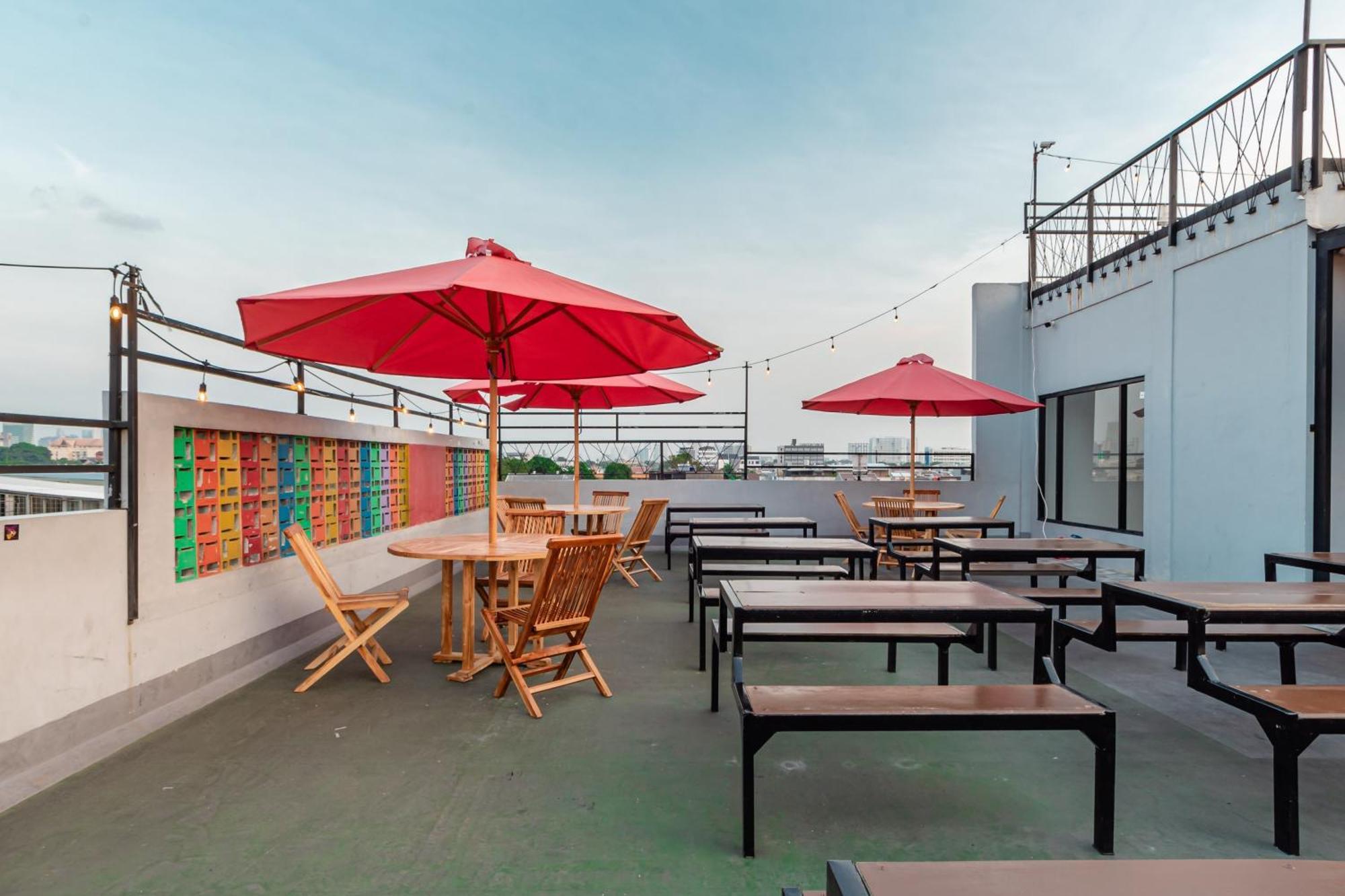 Monggo Mampir Tanjung Duren By Reccoma Jakarta Exterior foto
