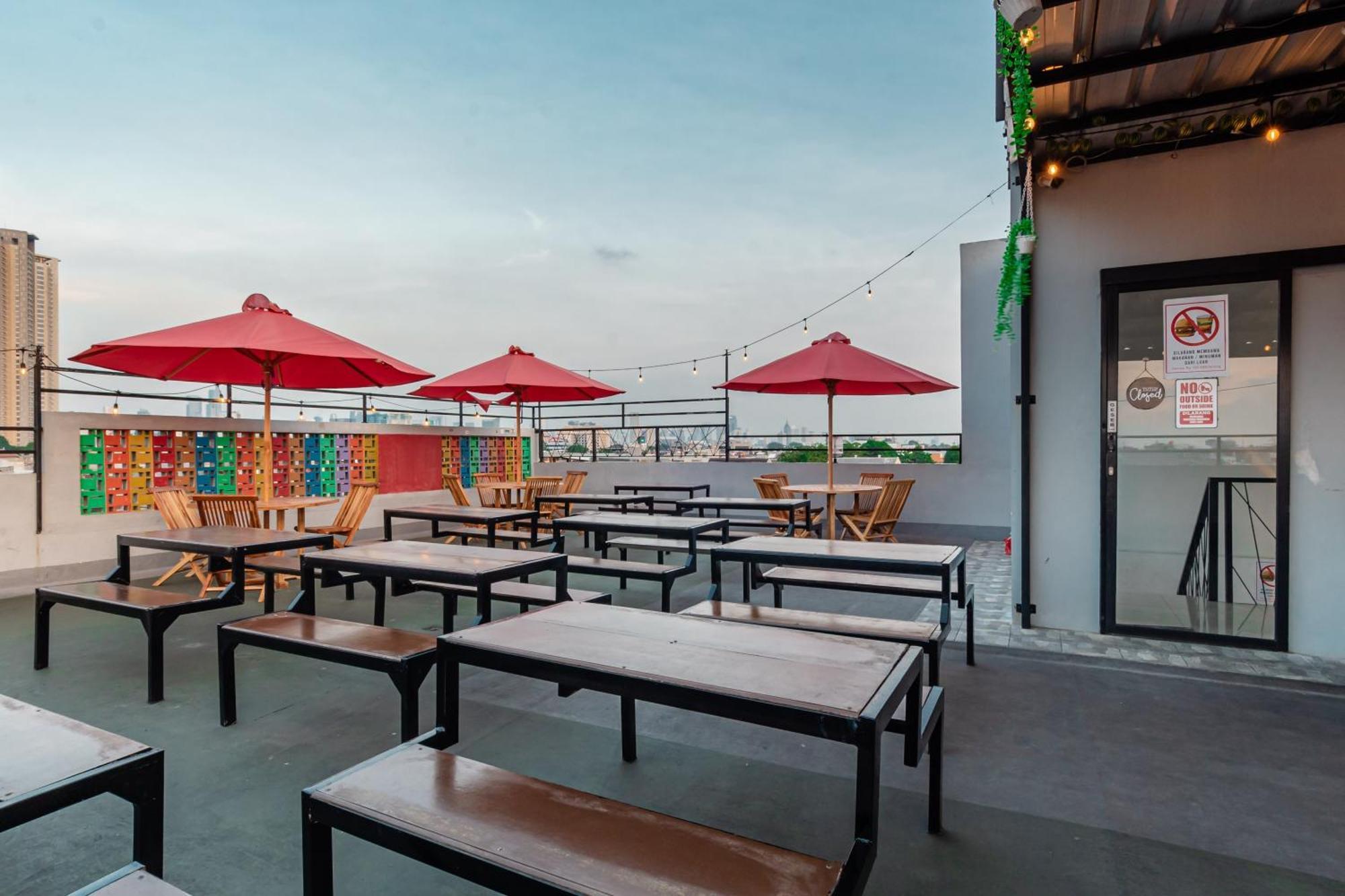 Monggo Mampir Tanjung Duren By Reccoma Jakarta Exterior foto
